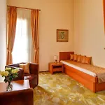 扎梅科克里提尼酒店 3* Křtiny