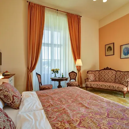 Zamek Otel 3*