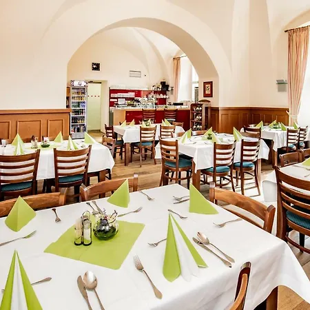 Zámek Hotel